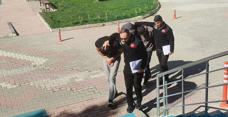 Konya'da Uyuşturucu Operasyonu: 2 Tutuklama Konya'da Uyuşturucu Operasyonu: 2 Tutuklama
