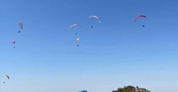 Konya'da Yamaç Paraşütü Mesafe Yarışması Başladı