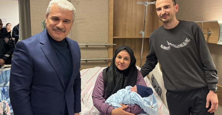 Konya'da Yeni Yılın İlk Bebekleri Bir Dakika Arayla Doğdu