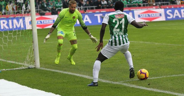 Konyaspor Zirve Takibini Sürdürdü (Konyaspor 2-0 Antalyaspor)