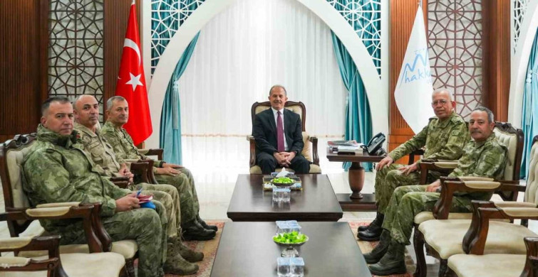Korgeneral Topaloğlu Hakkâri Valiliği'ni Ziyaret Etti