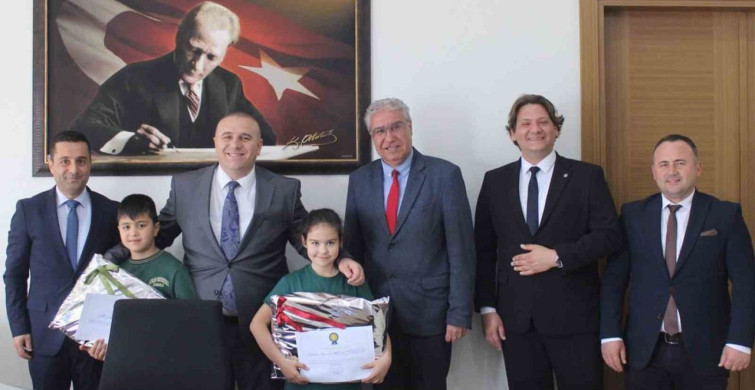 Köşk'te En Çok Kitap Okuyan Öğrencilere Teşekkür Belgeleri Verildi