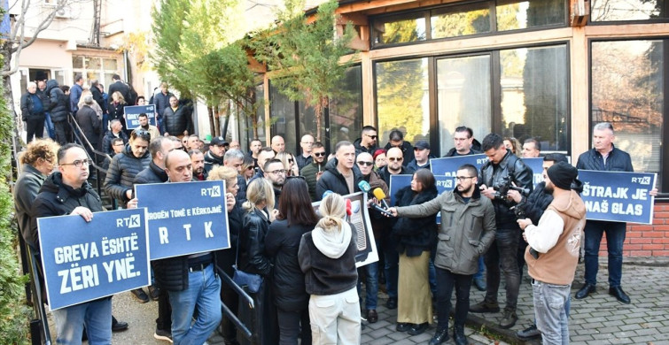 Kosova Radyo Televizyonu Çalışanları Grevde
