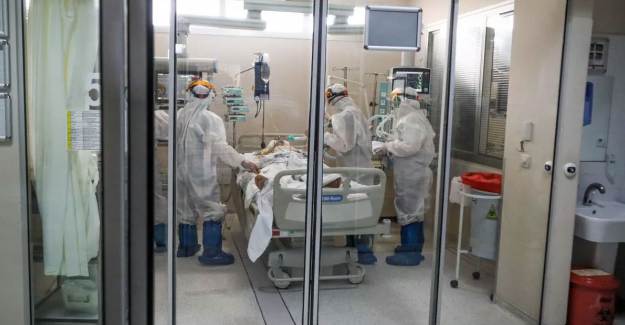 Kovid-19 Hastasının 'Eşimi Çok Seviyorum' Notunu Bile Ulaştıramadılar