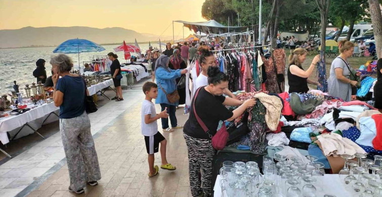 Köyceğiz’de hafta sonu ikinci el pazarı kuruldu
