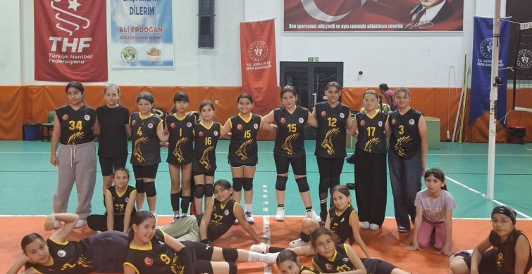 Köyceğiz'de Mini Voleybol Takımında Kaptanlık Dönüşümlü