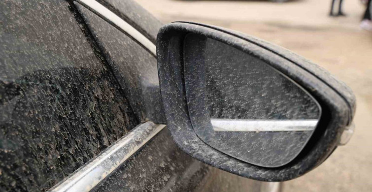 Kozan'da Çöl Tozu Sağanakla Birleşti