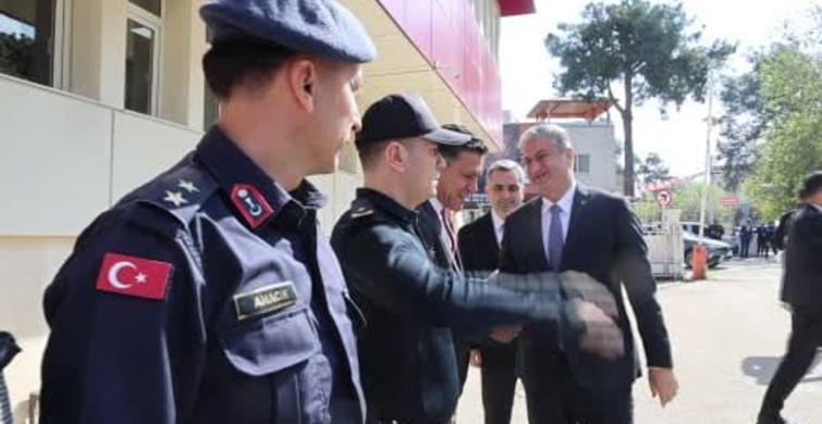 Kozan'da 'Güven ve Fedakârlık' Fotoğraf Sergisi Açıldı