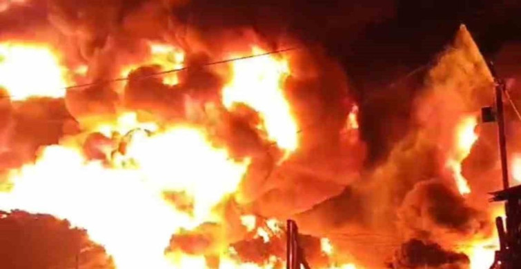 Kozan'da Sulama Boruları Yangını