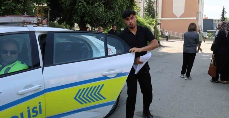 Kozan'da üniversite sınavında kimliği unutan öğrenci zamanla yarıştı