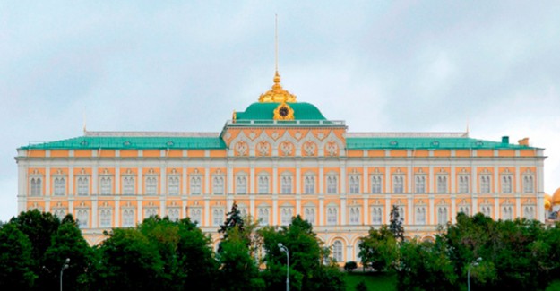 Kremlin'den Uçağı Mısır Tarlasına İndiren pilota Rusya'dan Övgü