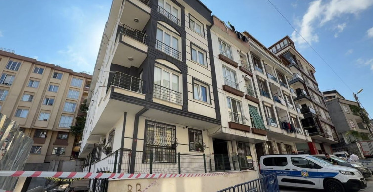 Küçükçekmece'de inşaat temelinde yaşanan göçük, panik yarattı