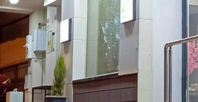 Küçükçekmece’de silahlı saldırı: Kurşunlar metrobüse isabet etti