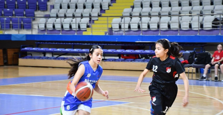 Küçükler Basketbol Grup Müsabakaları Afyonkarahisar'da Başladı