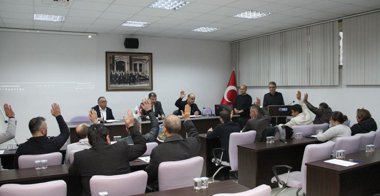 Kula Belediye Meclisi 2025 Faaliyet Raporunu Reddetti