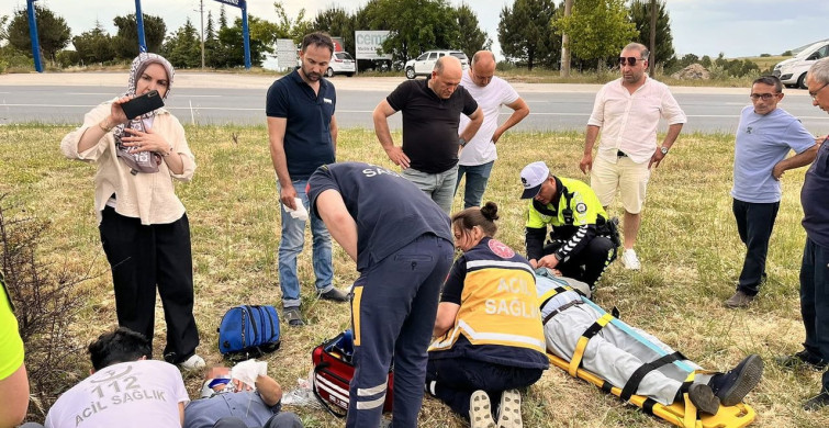 Kula'da Otomobil Takla Attı: İki Yaralı