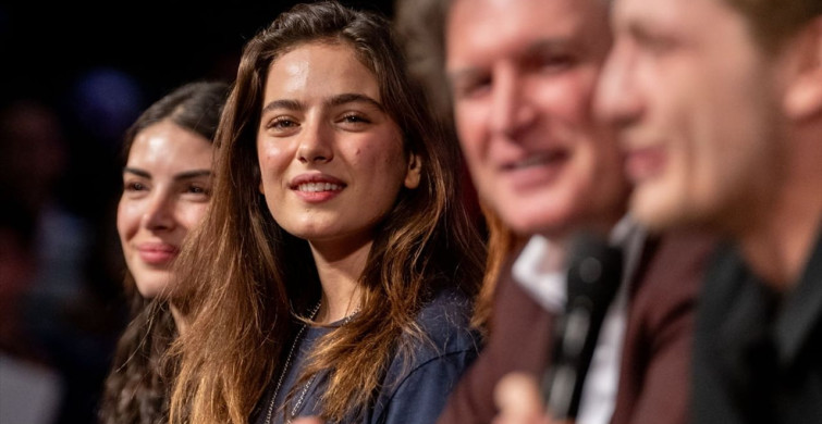 Külliye'de Ramazan Etkinliklerinde 'Taşacak Bu Deniz' Oyuncuları Hayranlarıyla Buluştu