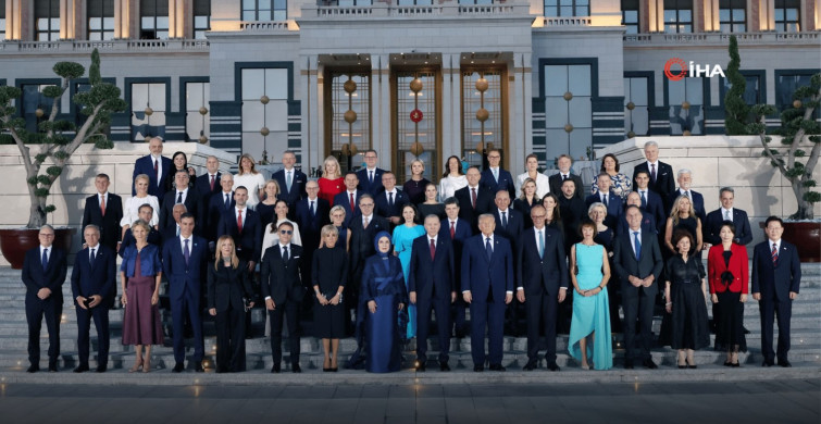 Külliye'de tarihi NATO resepsiyonu: Liderlerle aile fotoğrafı çekildi