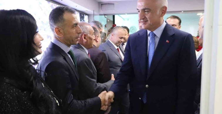 Kültür ve Turizm Bakanı Ersoy'dan AK Parti Eskişehir İl Başkanlığı'na Ziyaret