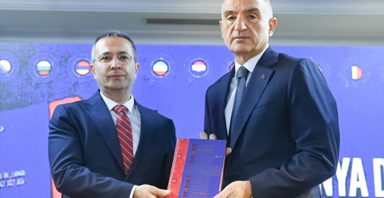 Kültür ve Turizm Bakanı Ersoy'dan 'Dünya Dillerinde Türkçe' Sözlüğü Tanıtımı