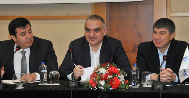 Kültür Ve Turizm Bakanı Mehmet Nuri Ersoy Antalya'da Turizmcilerle Buluştu