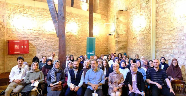 Kültürel Yolculuk: Bir Kitap, Bir Şehir, Bir Yazar