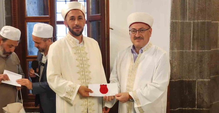 Kur’an bülbülleri hafızlık belgelerini tarihi Bakırcı Camii’nde aldı