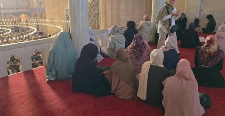 Kurban Bayramı Coşkusu Selimiye Camii'nde Bir Araya Gelen Uluslararası Öğrencilerle Yaşandı