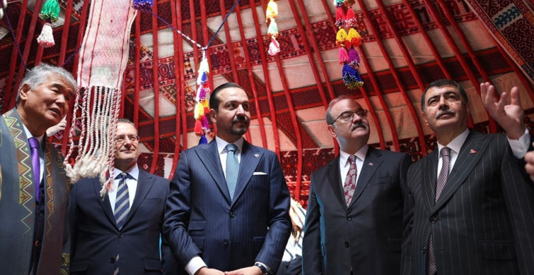 Kürşad Zorlu, 'Hazar'ın İncisi Kazak Otağı' Açılışında Türk Dünyası Birliğini Vurguladı