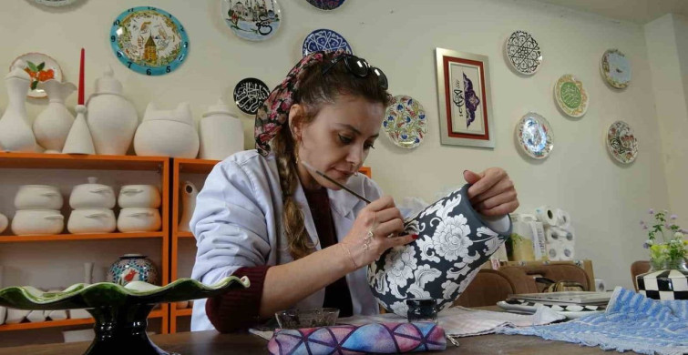 Kursiyerlikten Eğitmenliğe: Özlem Karabüber'ün Çini Sanatı Yolculuğu