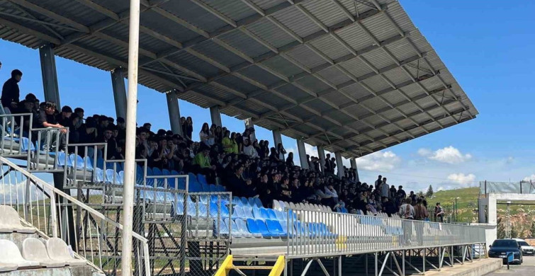Kurtalan'da Liseler Arası Futbol Turnuvası Şampiyonu Kayabağlar ÇPL