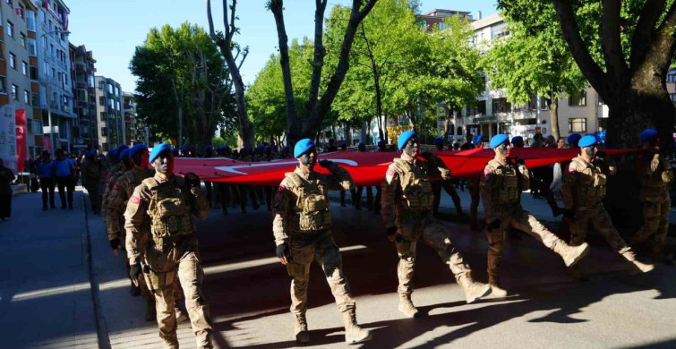 Kurtuluş Savaşı’ndaki milli ruhu 95 kilometre yürüyerek yaşattılar