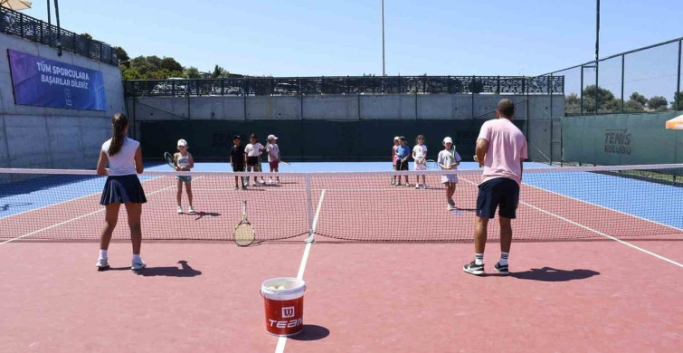 Kuşadası tenis kulübü 27 bin sporseveri ağırladı