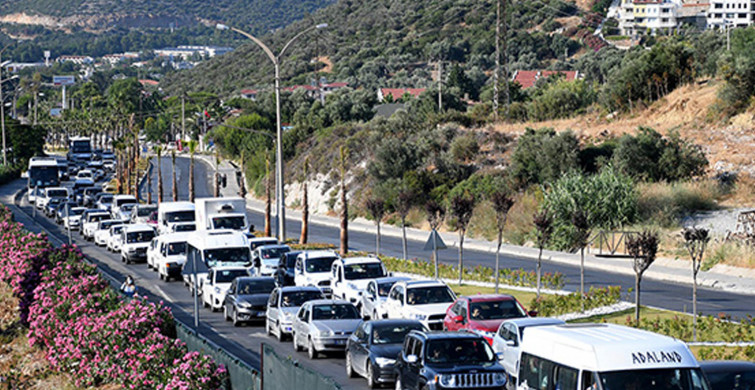 Kuşadası'na Turistler Akın Etti!