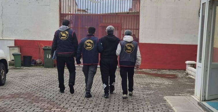 Kuşadası'nda 18 Yıl Hapis Cezası Bulunan Firari Jandarma Ekipleri Tarafından Yakalandı