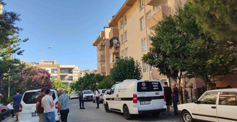 Kuşadası'nda 5. kattan düşen yaşlı adam hayatını kaybetti