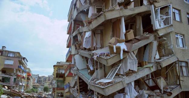 Kuşadası'nda 5.1 Büyüklüğünde Deprem