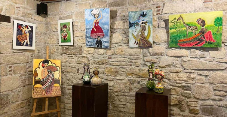 Kuşadası'nda Kadınların Mücadelesi Sergisi Açıldı