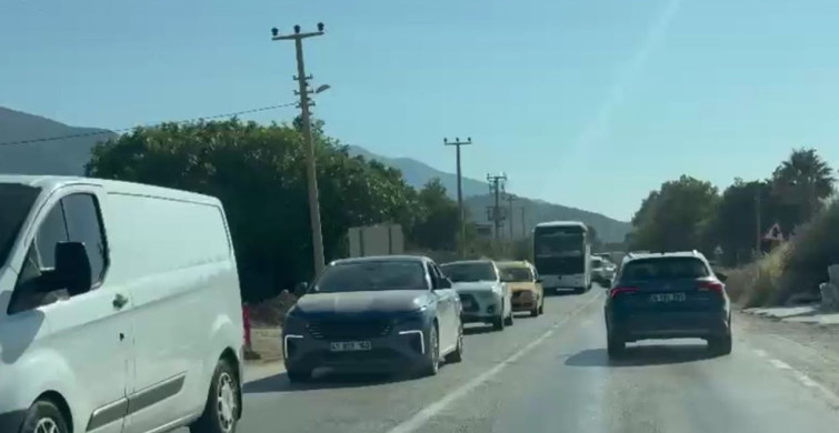 Kuşadası'nda milli park dönüşünde trafik yoğunluğu