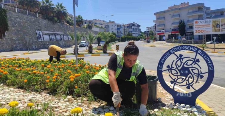 Kuşadası’nda yeşil alanlarda kapsamlı bakım ve düzenleme çalışması