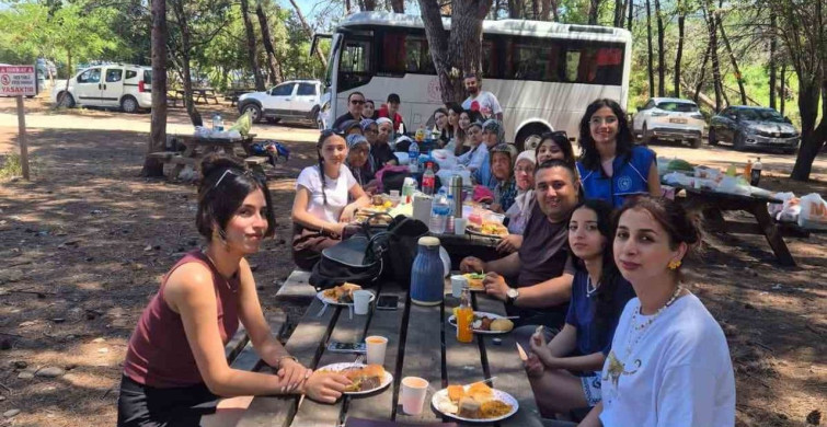 Kuşakları Buluşturan Gezinti: Yenipazar Gençlik Merkezi'nden Kuşadası Milli Parkı'na
