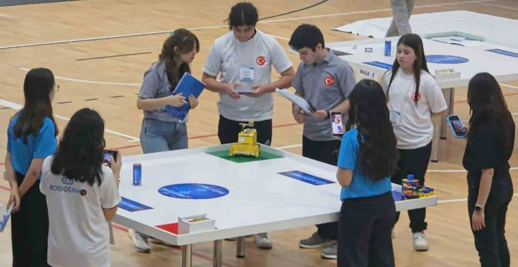 Kütahya Ahteri İmam Hatip Ortaokulu 2026 ROBOTAV Ulusal Robot Yarışmasında Başarı Elde Etti