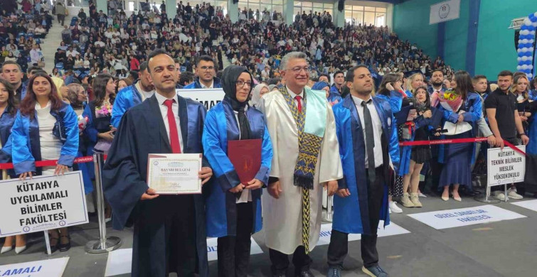 Kütahya Dumlupınar Üniversitesi'nde mezuniyet sevinci