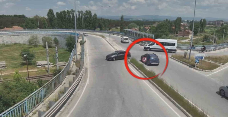 Kütahya emniyeti'nden uyarı: Hatalı u dönüşü yapan sürücüler kamerada