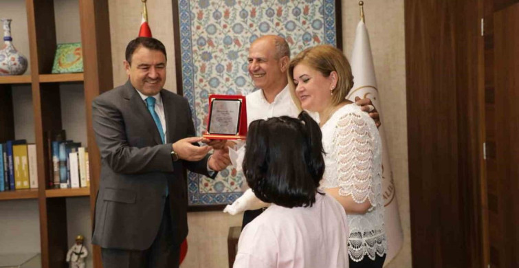 Kütahya valisi musa ışın, koruyucu aileleri ağırladı