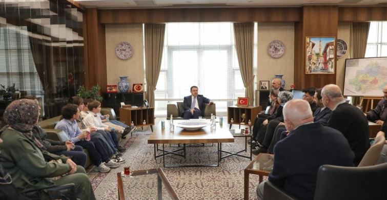 Kütahya Valisi Musa Işın, Kütüphane Haftası'nda Öğrencilerle Buluştu