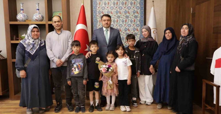 Kütahya’da Afgan kardeşlerin şehitlikteki vefa örneği takdirle karşılandı
