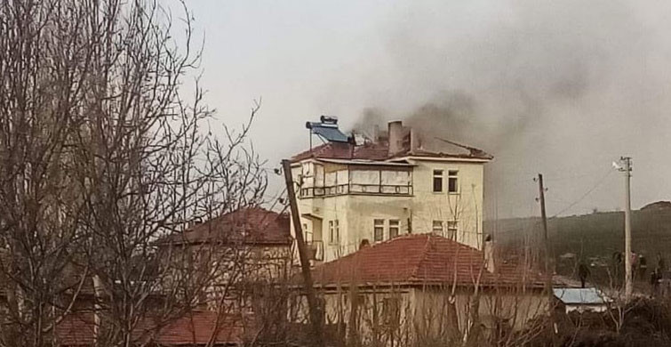 Kütahya’da Çıkan Çatı Yangını Paniğe Sebep Oldu