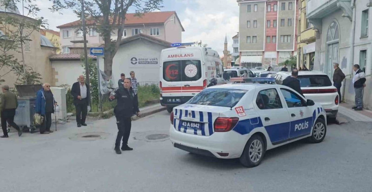 Kütahya'da Direksiyon Başında Rahatsızlanan Sürücü Kaza Yaptı