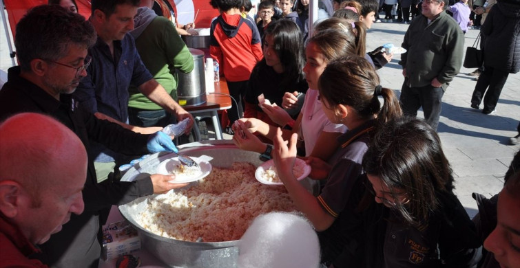 Kütahya'da Gazze İçin Dayanışma Kermesi Düzenlendi